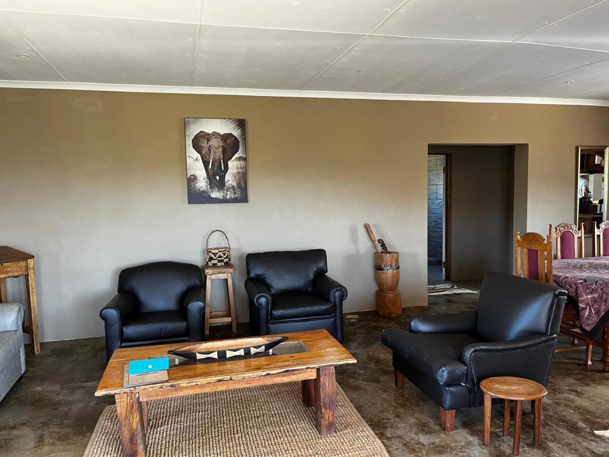 Zwartberg View Mountain Lodge Oudtshoorn Eksteriør billede